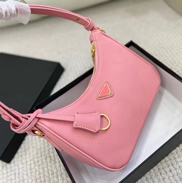 totes bag women luxuries evening ladies purse re-edition designers handbag pochette zip shoulder bag classic triangle sign nylon leather und
totes bag women luxuries evening ladies purse re-edition designers handbag pochette zip shoulder bag classic triangle sign nylon leather und
