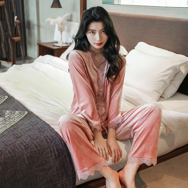 gold velvet sleepwear ladies new autumn and winter long-sleeved lace cardigan sets home clothes, Black;red
gold velvet sleepwear ladies new autumn and winter long-sleeved lace cardigan sets home clothes, Black;red