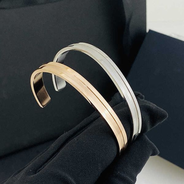 simple titanium steel opening bangle new design bracelet for lovers jewelry for women birthday gift no fade s174, Black
simple titanium steel opening bangle new design bracelet for lovers jewelry for women birthday gift no fade s174, Black