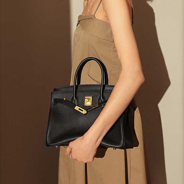 designer luxurys women totes handbags handle h home capacity pocket genuine leather crocodile pattern gold hardware european and american b9
designer luxurys women totes handbags handle h home capacity pocket genuine leather crocodile pattern gold hardware european and american b9