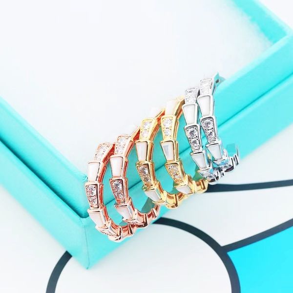europe and america luxury stud fashion designer women earrings girls christmas love gift on valentine's day, Golden;silver
europe and america luxury stud fashion designer women earrings girls christmas love gift on valentine's day, Golden;silver