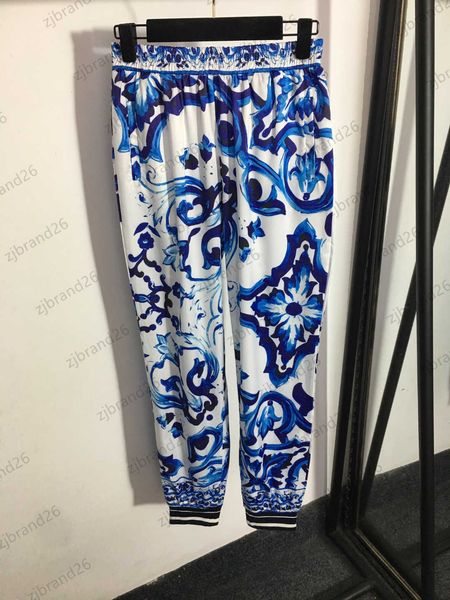 luxury womens pants designer blue and white porcelain printed casual pant elastic waist bunch foot fold loose trouser ethnic style trend wom, Black;white
luxury womens pants designer blue and white porcelain printed casual pant elastic waist bunch foot fold loose trouser ethnic style trend wom, Black;white