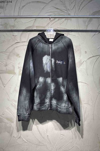 balencaigaess autumn and 2023ss new letter embroidery tape seal mud old dirty zipper sweater coat bl, Black
balencaigaess autumn and 2023ss new letter embroidery tape seal mud old dirty zipper sweater coat bl, Black