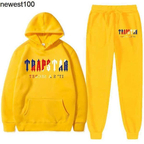 men's tracksuits trapstar designer letter print men's women's sportswear color fleece two piece loose hooded sweater set, Gray
men's tracksuits trapstar designer letter print men's women's sportswear color fleece two piece loose hooded sweater set, Gray