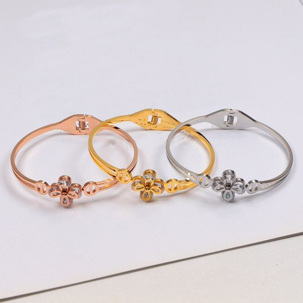 luxury designer padel tennis bracelet four leaf flower bracelets diamond bangle elegant fashion 18k gold women girls couple holiday birthday, Black
luxury designer padel tennis bracelet four leaf flower bracelets diamond bangle elegant fashion 18k gold women girls couple holiday birthday, Black