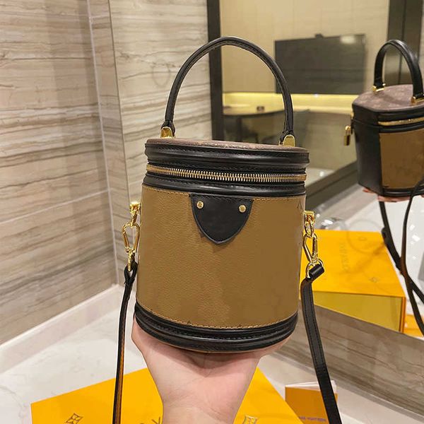 evening bag 2021 round bucket brand shoulder luxury fashion designer messenger printed embossed dustproof gift box medium large discount bat
evening bag 2021 round bucket brand shoulder luxury fashion designer messenger printed embossed dustproof gift box medium large discount bat