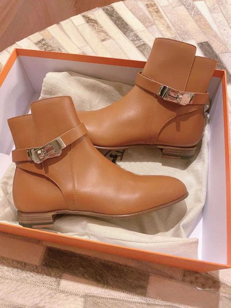 2022 winter women ankle boots comfortable leathter booties low heels chunky heeled luxury designer, Black
2022 winter women ankle boots comfortable leathter booties low heels chunky heeled luxury designer, Black