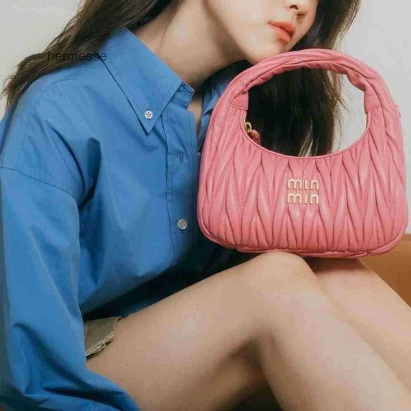 miumius designer evening bags new luxury fashion womens soft cow leather hobo handbag women shoulder bag childrens same cloud handbags
miumius designer evening bags new luxury fashion womens soft cow leather hobo handbag women shoulder bag childrens same cloud handbags