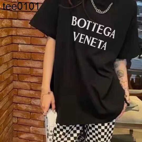 botvega veneta 2022 baodiejia new neckline cuban chain letter couple men and women bv round neck short sleeve t-shirt, White;black
botvega veneta 2022 baodiejia new neckline cuban chain letter couple men and women bv round neck short sleeve t-shirt, White;black