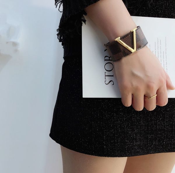 alphabet bangle classic brand artisan design bracelet artist designer new style exquisite luxury couples gift precious jewelry, Black
alphabet bangle classic brand artisan design bracelet artist designer new style exquisite luxury couples gift precious jewelry, Black