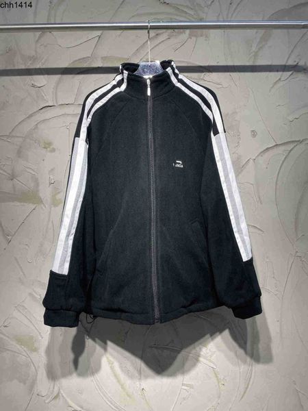 balencaigaess autumn and winter new sports logo embroidered school uniform grain velvet stand collar casual jacket, Black;brown
balencaigaess autumn and winter new sports logo embroidered school uniform grain velvet stand collar casual jacket, Black;brown