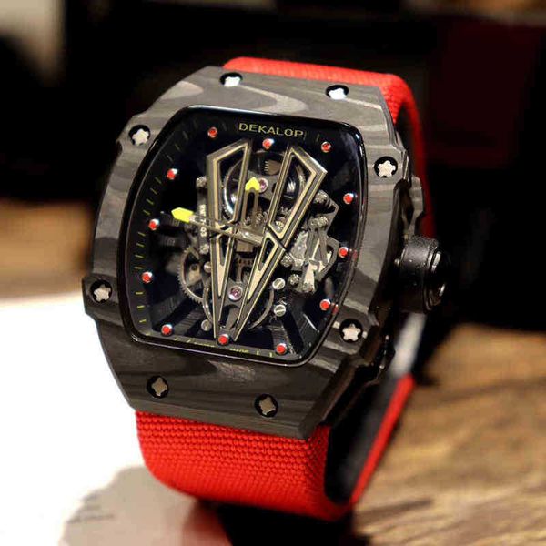 carbon fiber watch with full-automatic multifunctional wine barrel large dial movement mechanical
carbon fiber watch with full-automatic multifunctional wine barrel large dial movement mechanical