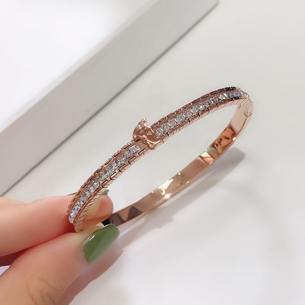 diamond charm bangle charming couple luxury gift exquisite packaging bracelet meeting gifts girl friendship elegant fashion classic brand je, Black
diamond charm bangle charming couple luxury gift exquisite packaging bracelet meeting gifts girl friendship elegant fashion classic brand je, Black