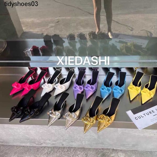 net red baotou sandals for women in balencaigaess 2022 new pointy v-mouth chain fairy thin heel half slipper single shoe for women, Black
net red baotou sandals for women in balencaigaess 2022 new pointy v-mouth chain fairy thin heel half slipper single shoe for women, Black