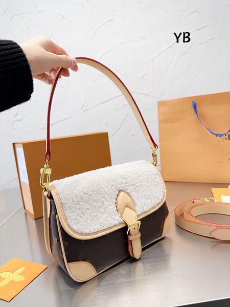 soft wool material bags shoulder handbag ski series french stick wrap plush 2023 teddy purse cover women ladies crossbody bag
soft wool material bags shoulder handbag ski series french stick wrap plush 2023 teddy purse cover women ladies crossbody bag