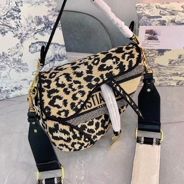 luxurys evening bags shoulder bags date crossbody handbag favorite multi accessories wallet wallets women designer purses ddj22032
luxurys evening bags shoulder bags date crossbody handbag favorite multi accessories wallet wallets women designer purses ddj22032