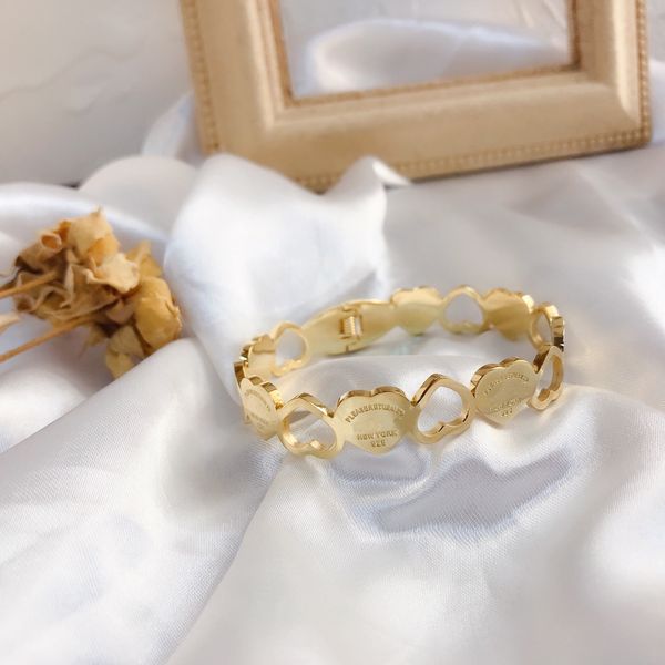 love bangle couple gift high polish thin wide quality style bracelet exquisite design luxury brand fashion jewelry accessories wholesale, Black
love bangle couple gift high polish thin wide quality style bracelet exquisite design luxury brand fashion jewelry accessories wholesale, Black