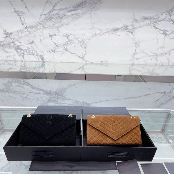 2022 luxury handbag shoulder bag women bags brand flip the fur shaped designer seam leather ladies metal chain clamshell messenger gift box
2022 luxury handbag shoulder bag women bags brand flip the fur shaped designer seam leather ladies metal chain clamshell messenger gift box