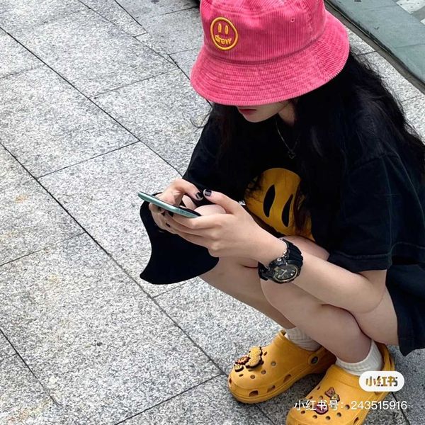 smiley designer drew face embroidery mencius kun couple's small fashion brand corduroy basin wide brim hat fisherman's, Blue;gray
smiley designer drew face embroidery mencius kun couple's small fashion brand corduroy basin wide brim hat fisherman's, Blue;gray