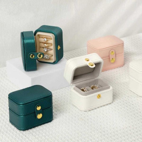 jewelry boxes mini ring simple portable snap flip earrings storage travel display case gift l221021, Black;white
jewelry boxes mini ring simple portable snap flip earrings storage travel display case gift l221021, Black;white