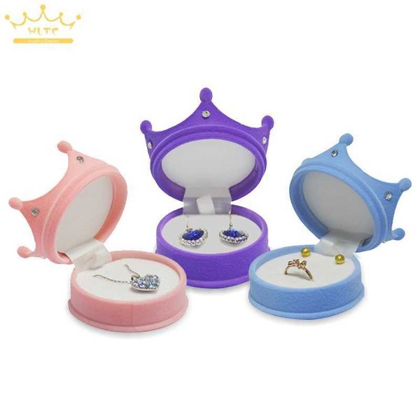 jewelry boxes crown velvet ring display box ear d necklace case container wedding gift earrings storage l221021, Black;white
jewelry boxes crown velvet ring display box ear d necklace case container wedding gift earrings storage l221021, Black;white