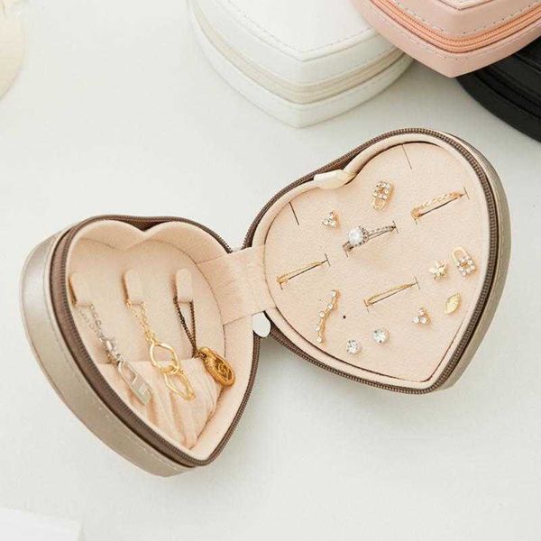 jewelry boxes leather small heart double layer portable storage earring girl display packaging case organizer l221021, Black;white
jewelry boxes leather small heart double layer portable storage earring girl display packaging case organizer l221021, Black;white