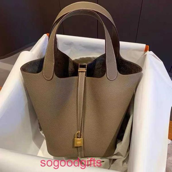 hermed handbag designer herme bags women's picotin lock handbags tote bag 2022 handmade kraft vegetable basket on the first floor of ha
hermed handbag designer herme bags women's picotin lock handbags tote bag 2022 handmade kraft vegetable basket on the first floor of ha