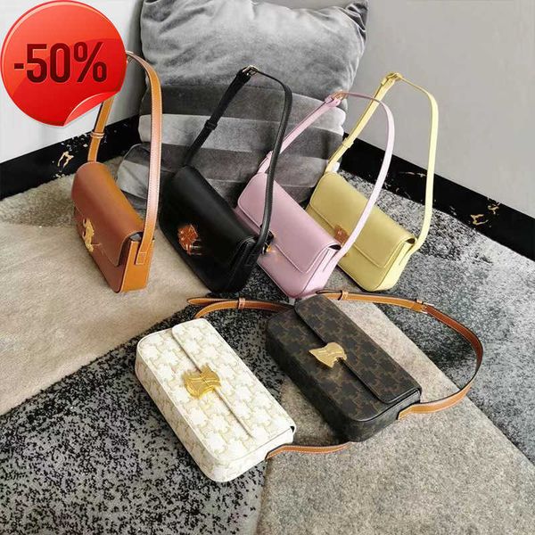 designer bags 2022lisa same triumphal arch armpit bag women's summer club new single shoulder messenger small square factory direct sal
designer bags 2022lisa same triumphal arch armpit bag women's summer club new single shoulder messenger small square factory direct sal