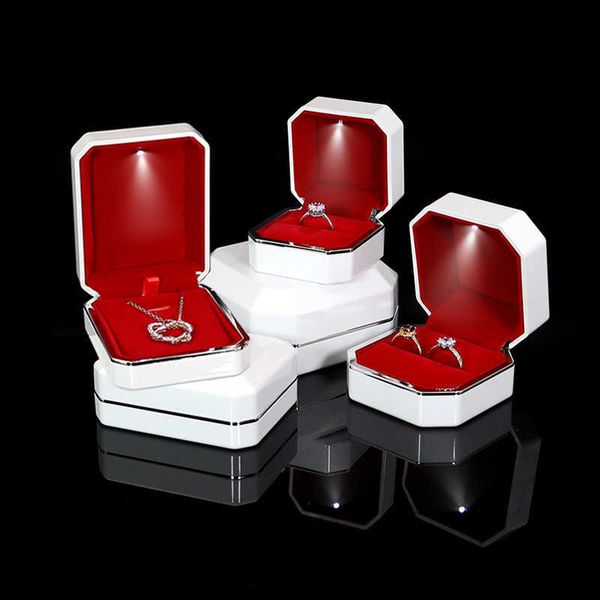 jewelry boxes led lighted double ring earring pendant box plastic luxury gift display packing case with custom available dropsh l221021, Black;white
jewelry boxes led lighted double ring earring pendant box plastic luxury gift display packing case with custom available dropsh l221021, Black;white
