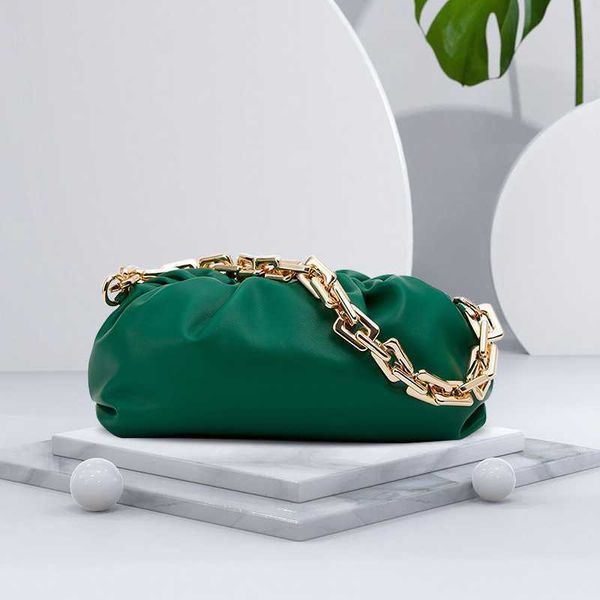 bottegas bags venetas designer pouch bag luxury womens clutch handbags thick chain clip bag high grade wrinkle cloud leather one shoulder un
bottegas bags venetas designer pouch bag luxury womens clutch handbags thick chain clip bag high grade wrinkle cloud leather one shoulder un