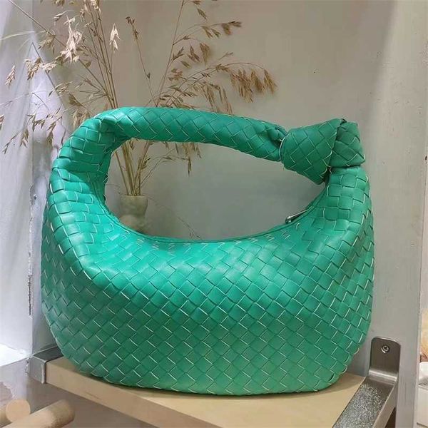 2022 fashion bags hand- luxury woven leather printing large-capacity shoulder bag ladies pu knotteds handle casual hand
2022 fashion bags hand- luxury woven leather printing large-capacity shoulder bag ladies pu knotteds handle casual hand