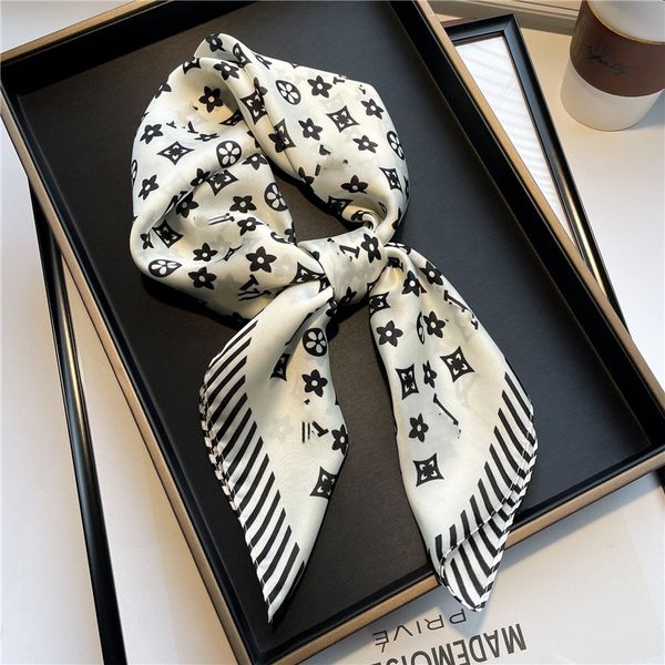 scarf designer scarf womens natural silk neckerchief digital printed headscarf print floral pattern embellished character polka dot letter, Blue;gray
scarf designer scarf womens natural silk neckerchief digital printed headscarf print floral pattern embellished character polka dot letter, Blue;gray
