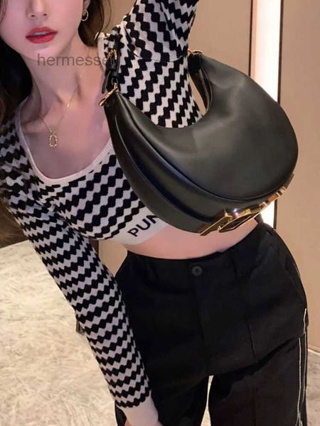 evening bags womens fends designer letter crescent bag female 2022 new high-grade texture handbag chain messenger armpit handbags
evening bags womens fends designer letter crescent bag female 2022 new high-grade texture handbag chain messenger armpit handbags