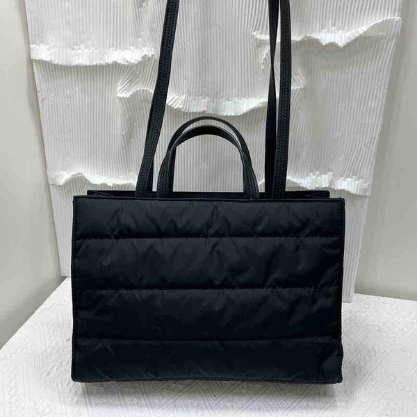 e totes handbags women winter down handbag versatile niche shoulder bag handbag onnuk small square tote bag 221021
e totes handbags women winter down handbag versatile niche shoulder bag handbag onnuk small square tote bag 221021