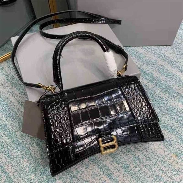 designer bag balencigas handbags italy women's 2022 b-button versatile hourglass high version leather fashion simple crocodile pattern
designer bag balencigas handbags italy women's 2022 b-button versatile hourglass high version leather fashion simple crocodile pattern