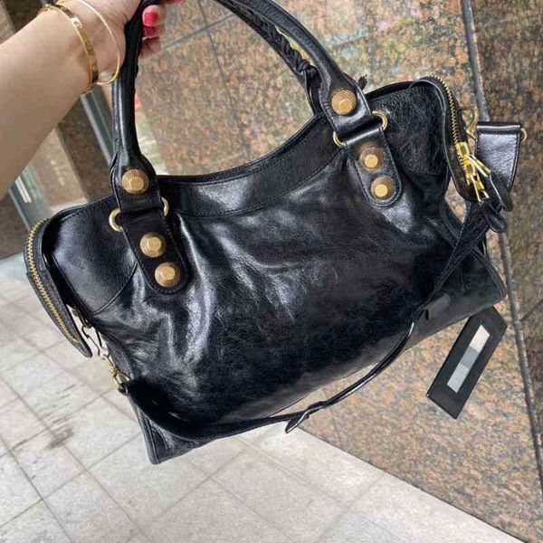 designer luxury womens bag balencigas handbag b-shaped paris single shoulder messenger fashion square gift shoulder oblique span versatile h
designer luxury womens bag balencigas handbag b-shaped paris single shoulder messenger fashion square gift shoulder oblique span versatile h