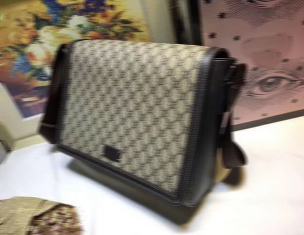 luxurys designers men women shoulder bag crossbody business print leather messenger bags for fashion casual red green straps handbag boys gi
luxurys designers men women shoulder bag crossbody business print leather messenger bags for fashion casual red green straps handbag boys gi