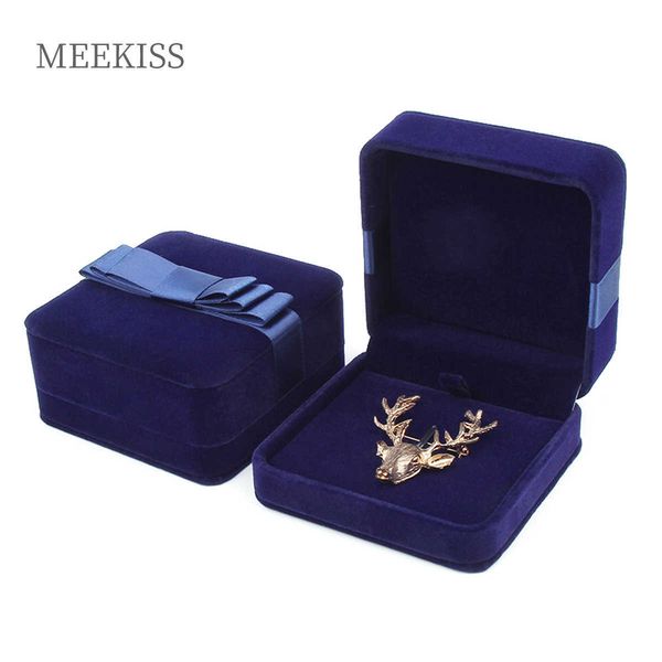 jewelry boxes new flannel storage brooch fashion packaging gift customizable l221021, Black;white
jewelry boxes new flannel storage brooch fashion packaging gift customizable l221021, Black;white