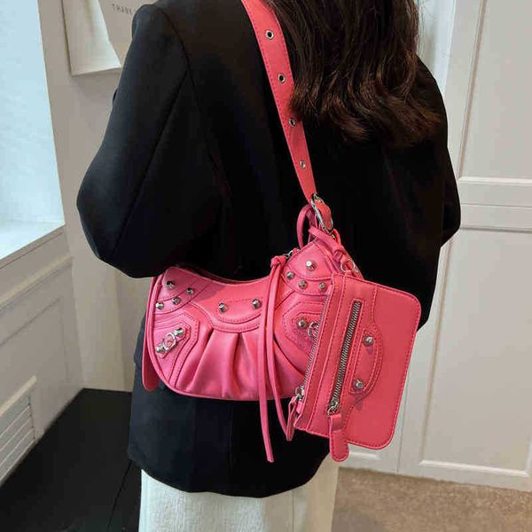 designer luxury womens bag balencigas handbag b-shaped paris single shoulder messenger fashion square gift shoulder oblique span versatile h
designer luxury womens bag balencigas handbag b-shaped paris single shoulder messenger fashion square gift shoulder oblique span versatile h