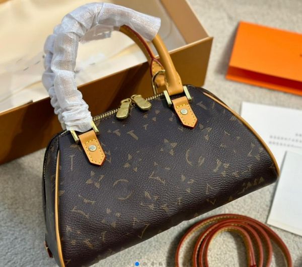 luxurys bags designer handbags underarm totes women shoulder corssbady bag fashion genuine leather monograms pochette wallet l purses satche
luxurys bags designer handbags underarm totes women shoulder corssbady bag fashion genuine leather monograms pochette wallet l purses satche