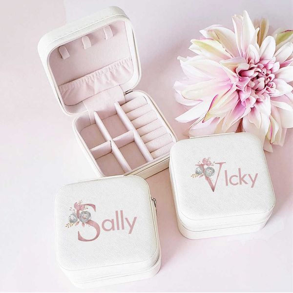 jewelry boxes custom box personalized girls case wedding gift bridesmaid maid of honor portable travel with initials l221021, Black;white
jewelry boxes custom box personalized girls case wedding gift bridesmaid maid of honor portable travel with initials l221021, Black;white