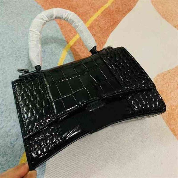 designer balencigas bags handbags hourglass luxury same xs high version letter crocodile tofu bag
designer balencigas bags handbags hourglass luxury same xs high version letter crocodile tofu bag