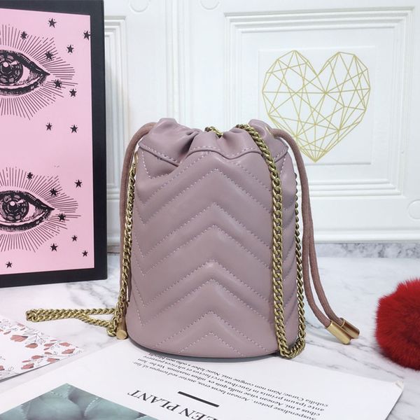 mini bucket bag fashion leather shoulder bags metal chain hardware crossbody handbags v shaped quilting cell phone pocket drawstring binding
mini bucket bag fashion leather shoulder bags metal chain hardware crossbody handbags v shaped quilting cell phone pocket drawstring binding