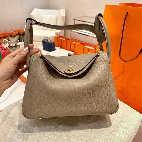 designer luxury lindys handbags 2022 family bag litchi pattern portable diagonal cross leather mini versatile doctor
designer luxury lindys handbags 2022 family bag litchi pattern portable diagonal cross leather mini versatile doctor