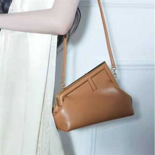 designer first handbags women handheld shoulder diagonal straddle personalized buckle dinner wan 37x9 wan
designer first handbags women handheld shoulder diagonal straddle personalized buckle dinner wan 37x9 wan