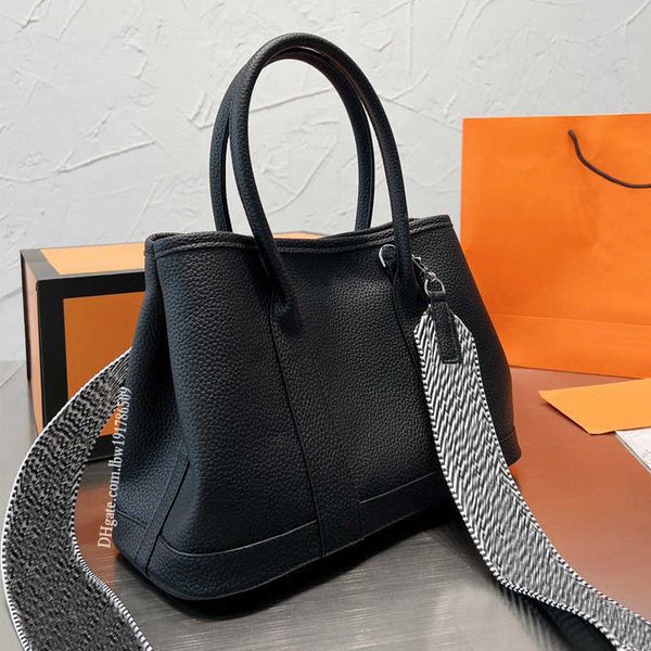 designer luxury women the tote bag fashion versatile handbags shoulder crossbody bags purse tories totes large capacity saddle wallets 7a w7
designer luxury women the tote bag fashion versatile handbags shoulder crossbody bags purse tories totes large capacity saddle wallets 7a w7