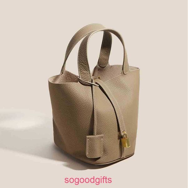 designer original herms handbag bag women picotin lock tote 2023 new vegetable baket cowhide bucket headcvn q662 outlet 
designer original herms handbag bag women picotin lock tote 2023 new vegetable baket cowhide bucket headcvn q662 outlet