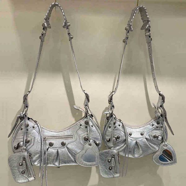 bag designer fashion balenicagas pleated crescent bag three rivet locomotive oil wax leather armpit women diagonal cross fashion pq5u balenc
bag designer fashion balenicagas pleated crescent bag three rivet locomotive oil wax leather armpit women diagonal cross fashion pq5u balenc
