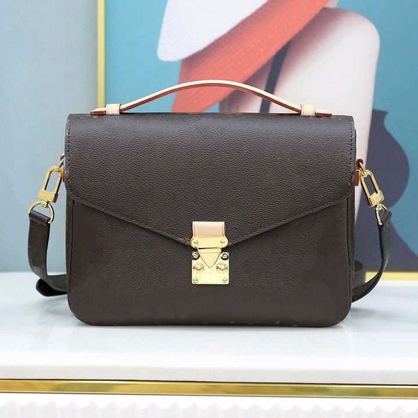 evening bag fashion luxurys designers bags crossbodys women handbag messenger handbags oxidizing leather metis elegant shoulder bag designer
evening bag fashion luxurys designers bags crossbodys women handbag messenger handbags oxidizing leather metis elegant shoulder bag designer