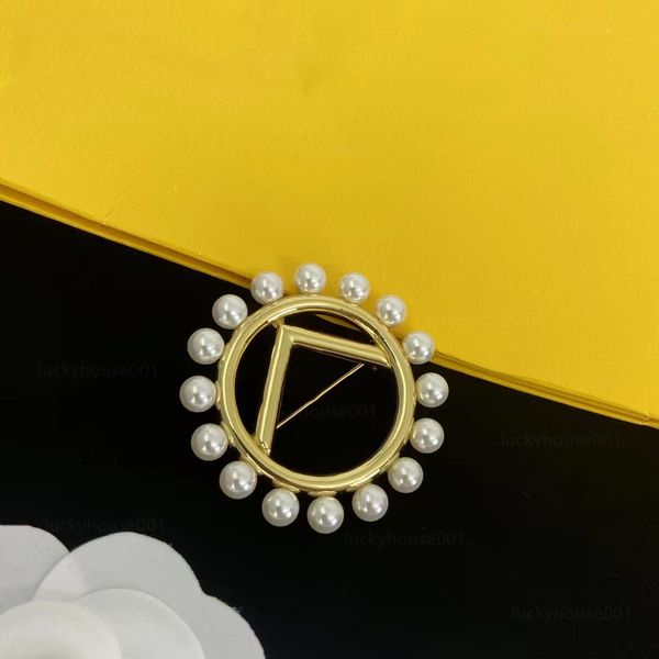 new luxurious womens letter brooch 18k gold plated inlaid crystal rhinestone jewelrys brooch charm pearl needle wedding party gift jewelry a, Gray
new luxurious womens letter brooch 18k gold plated inlaid crystal rhinestone jewelrys brooch charm pearl needle wedding party gift jewelry a, Gray